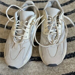 Yeezy Boost 700 Analog